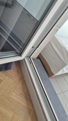 Détail de fenêtre ou de baie coulissante