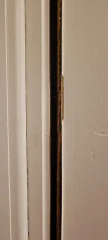 Détail de quincaillerie de porte